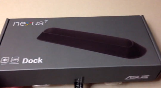 ASUS Nexus 7 primeste si un dock oficial, accesoriul e scos din cutie in fata camerei (Video)