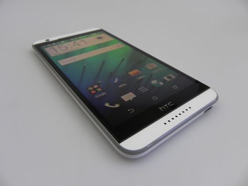 HTC Desire 820 review: masina de selfie si gaming cu design glossy, camera cu mici 