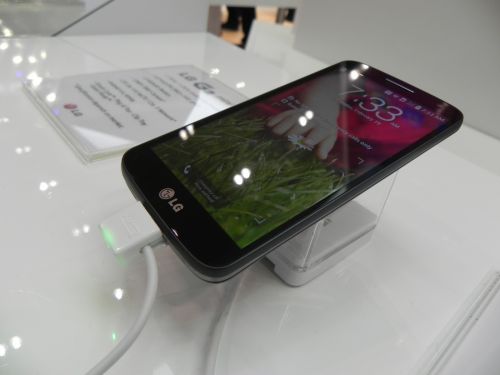 MWC 2014: LG G2 Mini hands on preview - experienta fluida, pastreaza multe din functiile lui LG G2