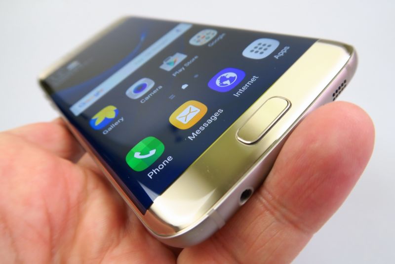 Samsung Galaxy S7 Edge Review: a saptea minune a lumii smartphone... plus/minus o iluzie optica (Video)