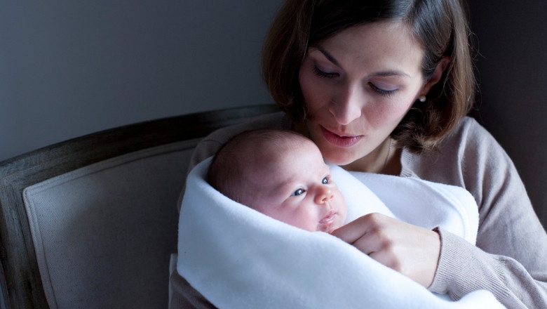 Guvernul limitează indemnizațiile de maternitate pentru anumite categorii de mame | Digi24