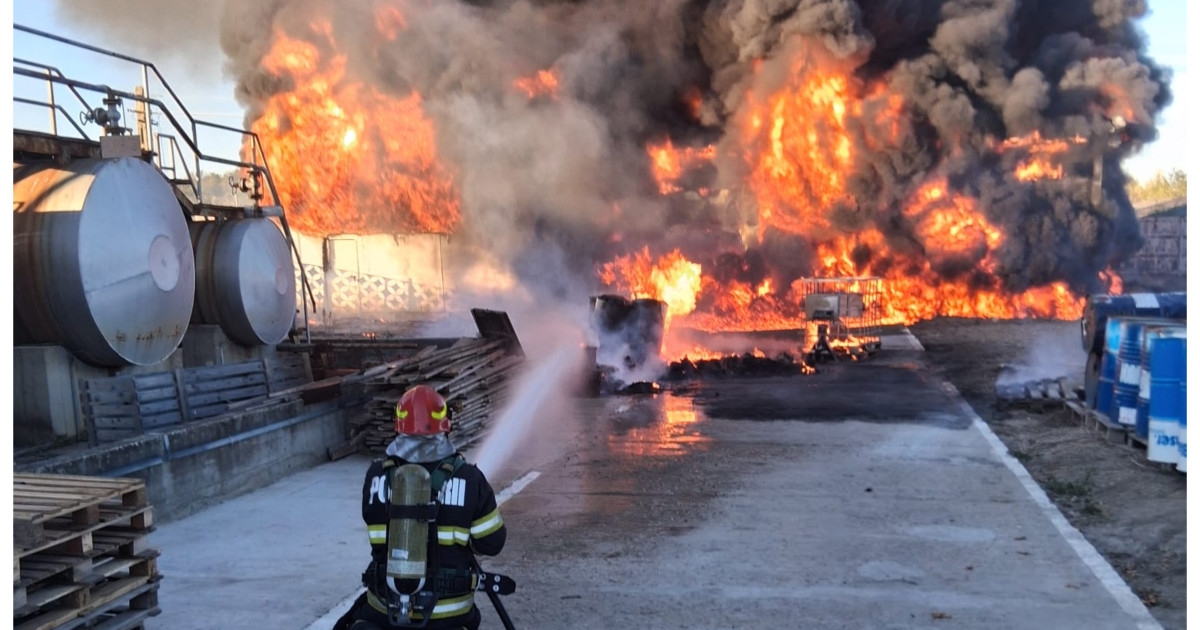 Incendiu la o hală cu vopseluri și diluanți, în Vâlcea. Două mesaje RO-Alert, din cauza fumului | Digi24