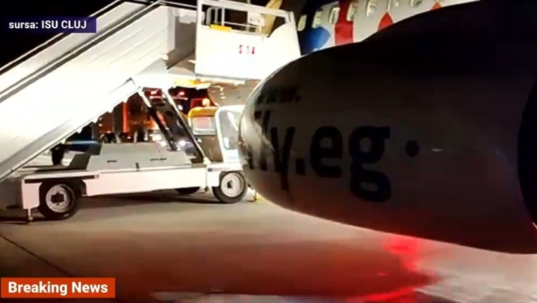 VIDEO. Trenul de aterizare al unui avion a luat foc pe Aeroportul din Cluj. Traficul pe aeroport a fost închis temporar | Digi24