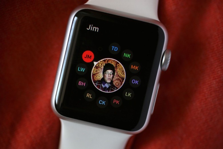 Apple primeste 3 noi brevete pentru meniul Friends de pe Apple Watch in China