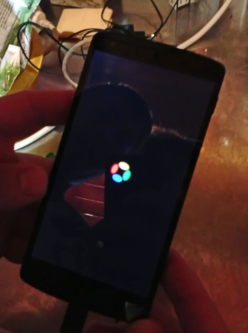 Avem si primele clipuri hands on cu LG Nexus 5 si imagini cu ecranul de start al lui Android KitKat (Video)