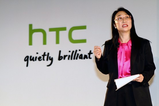 Cher Wang este noul CEO al companiei taiwaneze HTC; Peter Chou primește o noua funcție