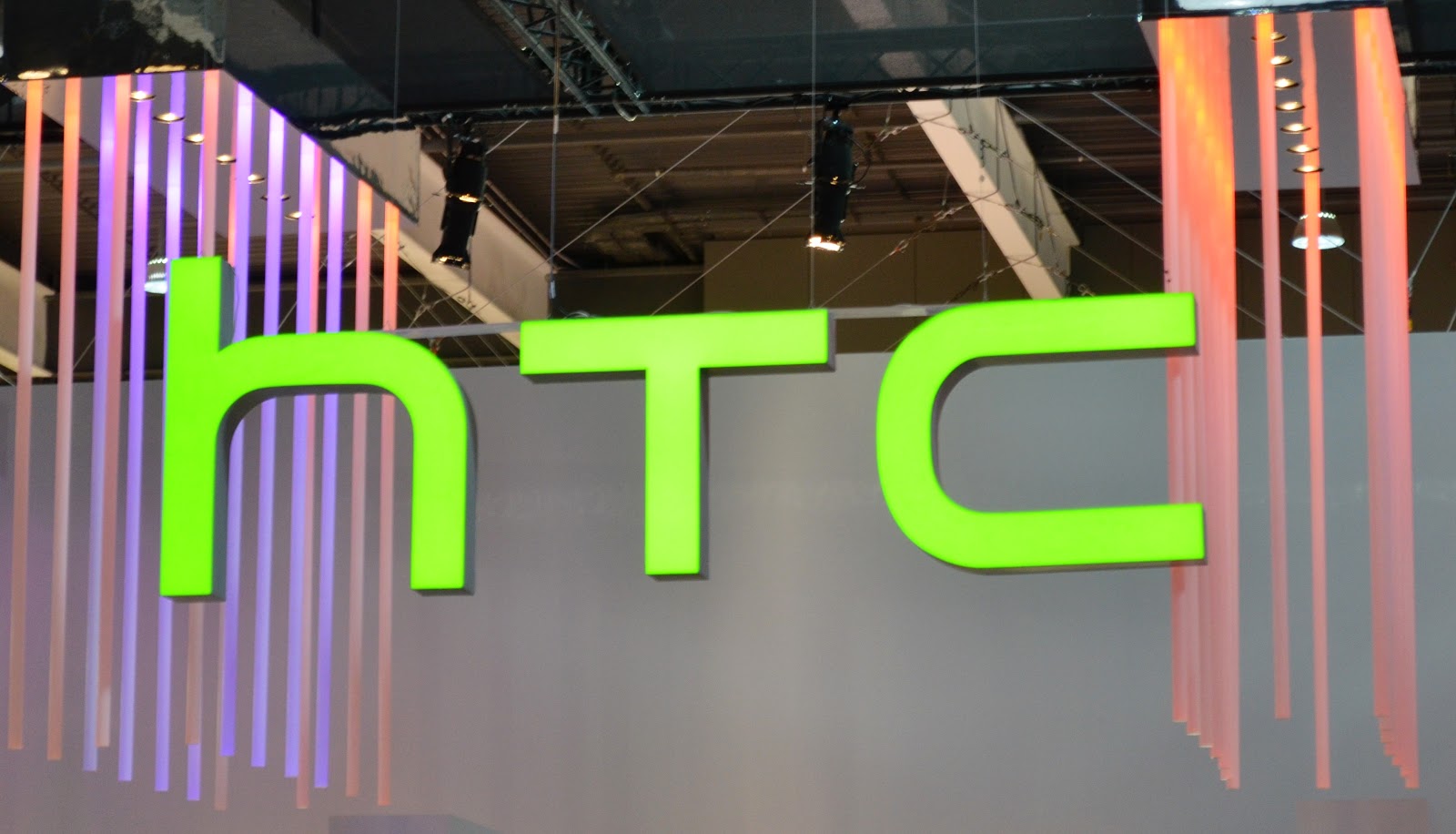 HTC a reușit ca în luna octombrie sa înregistreze venituri în valoare de 276.8 milioane dolari, cifra cu 25.92% mai mare fața de luna precedenta