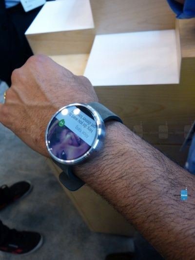 Motorola Moto 360 fotografiat și filmat in cadrul unei experiente hands-on la I/O 2014; De departe cel mai aratos smartwatch (Video)!