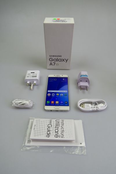 Samsung Galaxy A7 (2016), continutul cutiei