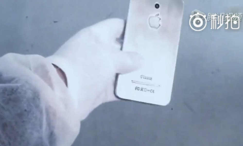 Un presupus iPhone 7 apare sub forma de prototip intr-un clip filmat in fabrica Foxconn… probabil fals (Video)