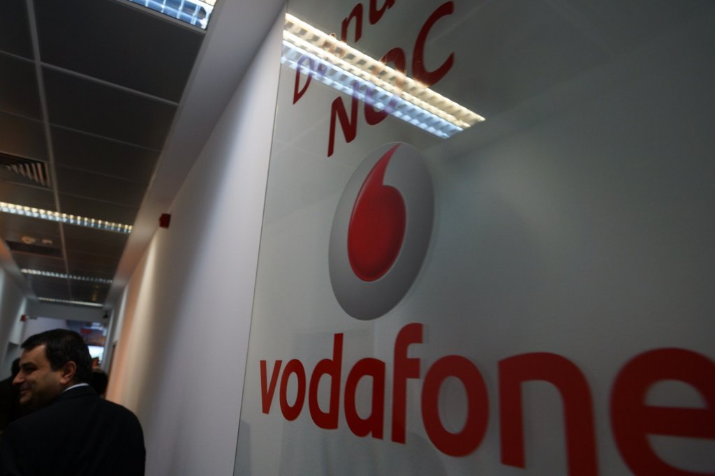 Vodafone Romania infiinteaza o firma pentru plati si transfer de bani pe mobil